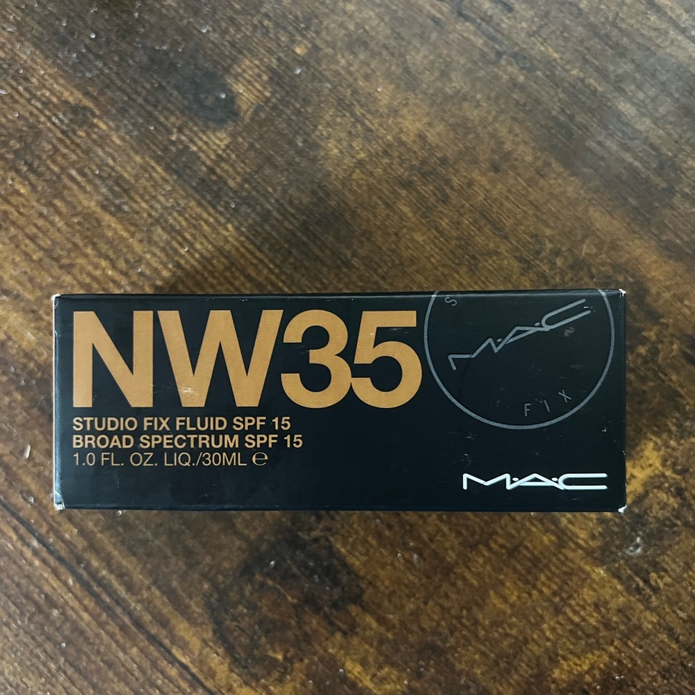 MAC Cosmetics Studio Fix Fluid Foundation NW35